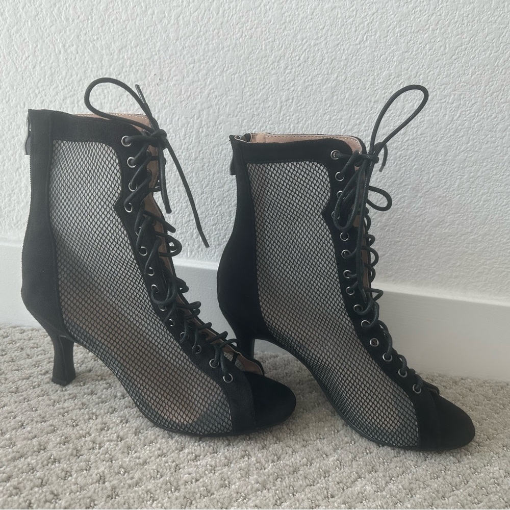 Lace up Rubber Sole Dance Heels Size 8 - Picture 2 of 5